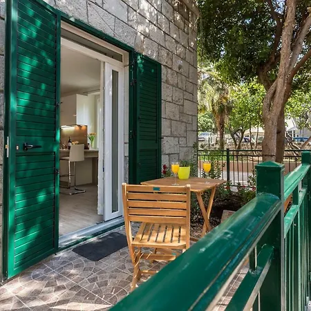 Maggy & Anna アパート *