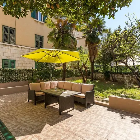 Maggy & Anna アパート *