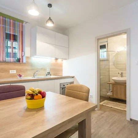 アパート Maggy & Anna スプリト